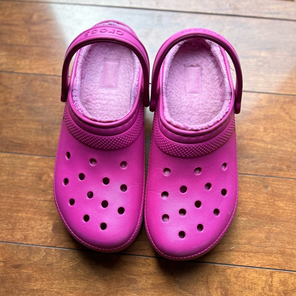 Ladies Pink Slip-On Crocs  with Cozy Lining Size 11